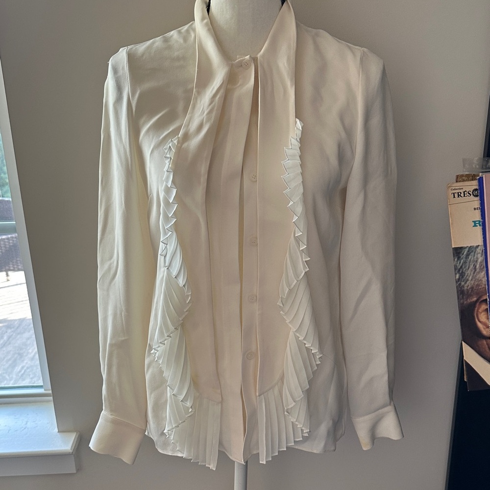 LAFAYETTE 148 NEW YORK
Bates Pleated Neckline Silk Blouse